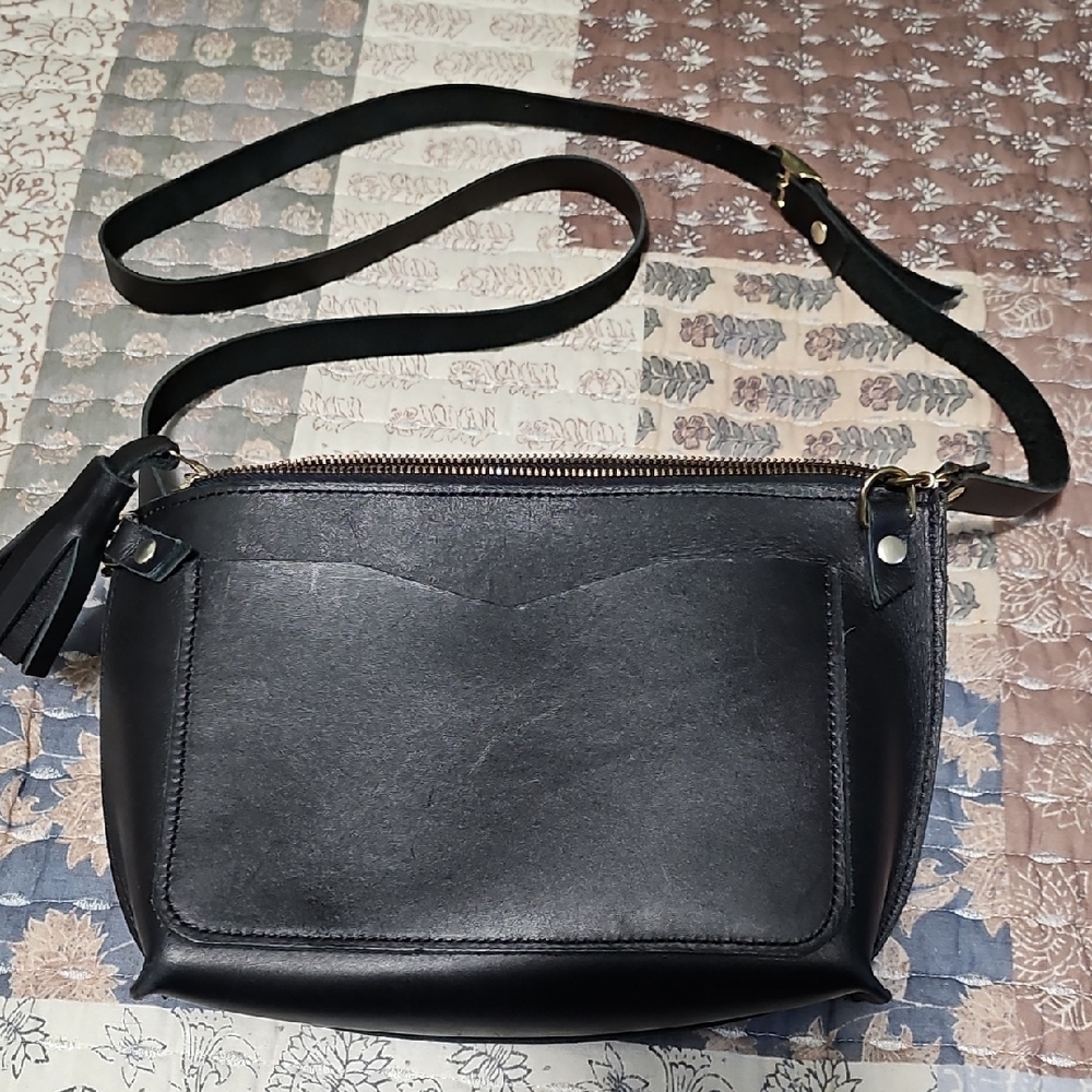 Dudo Black Leather Crossbody Bag,EUC